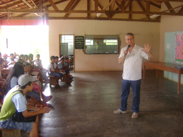 Masioli faz palestra para alunos da Escola Maria Montessori da Linha 10  