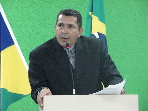 Vereador Cezar Castro cobra atenção para moradores do loteamento São Marcos 